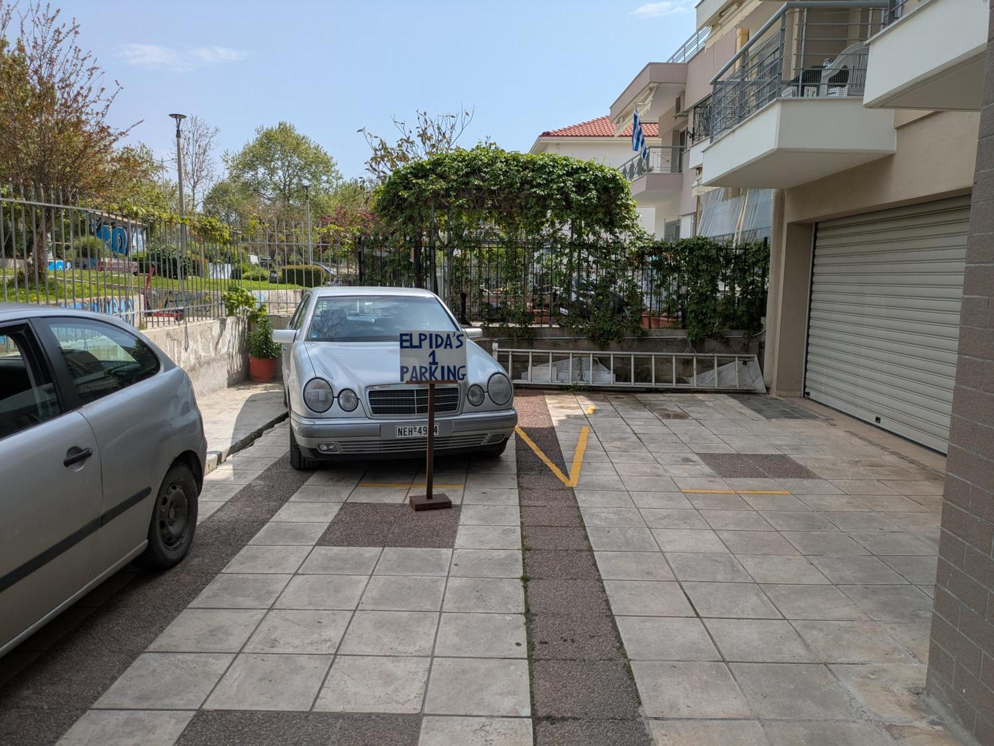 Elpida'S Houses 1 Private Parking Thessaloniki Exterior photo